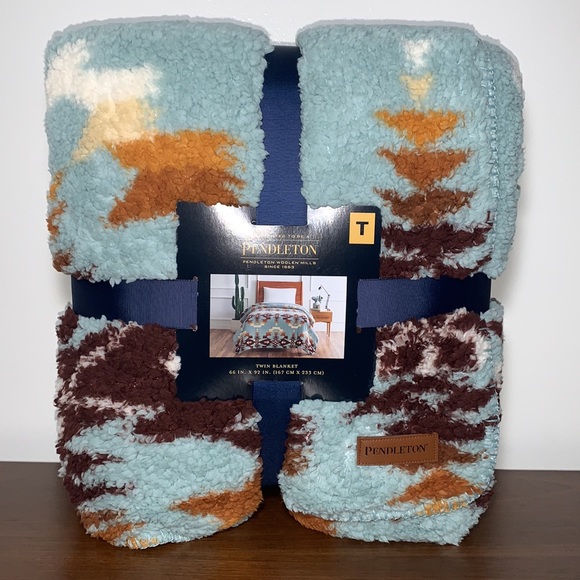 Pendleton Bedding Pendleton Sherpa Fleece Cozy Twin Blanket Poshmark